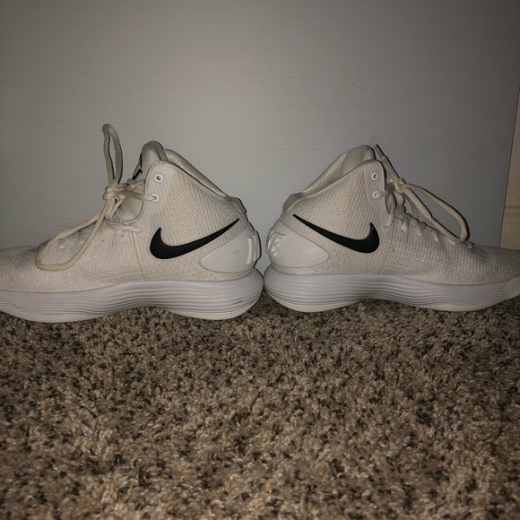 2017 Nike hyper dunks - Picture 3 of 5